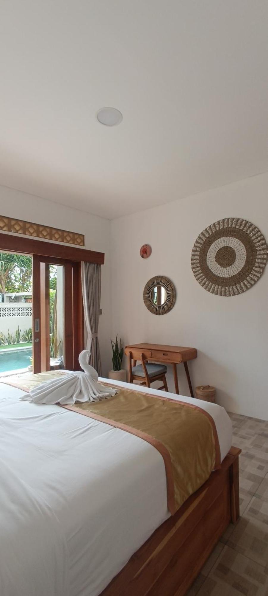 The Breeze Stay And Surf Canggu  Exterior photo