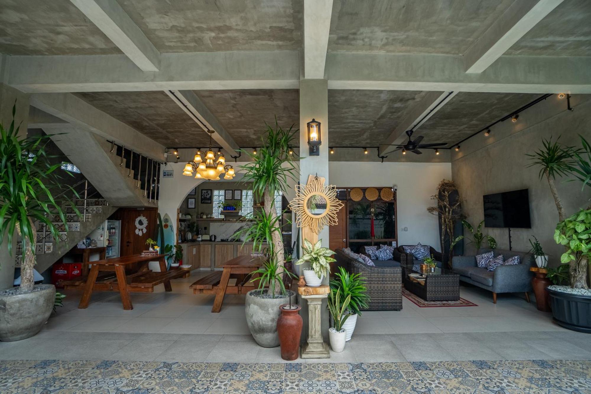 The Breeze Stay And Surf Canggu  Exterior photo